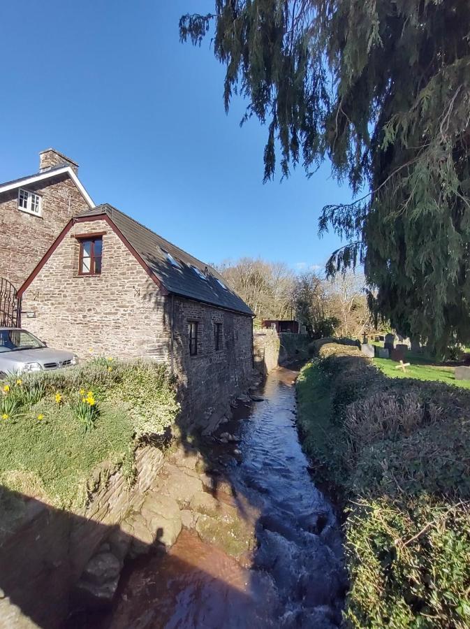 Villa Penybont Barn Llangorse Esterno foto